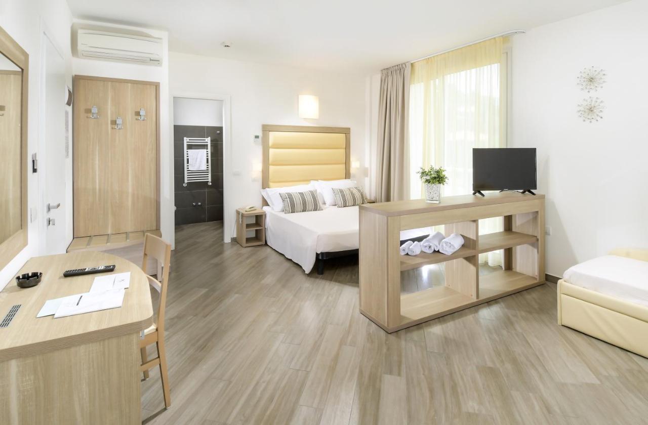 Hotel Atlantic & Spa Gabicce Mare Kültér fotó