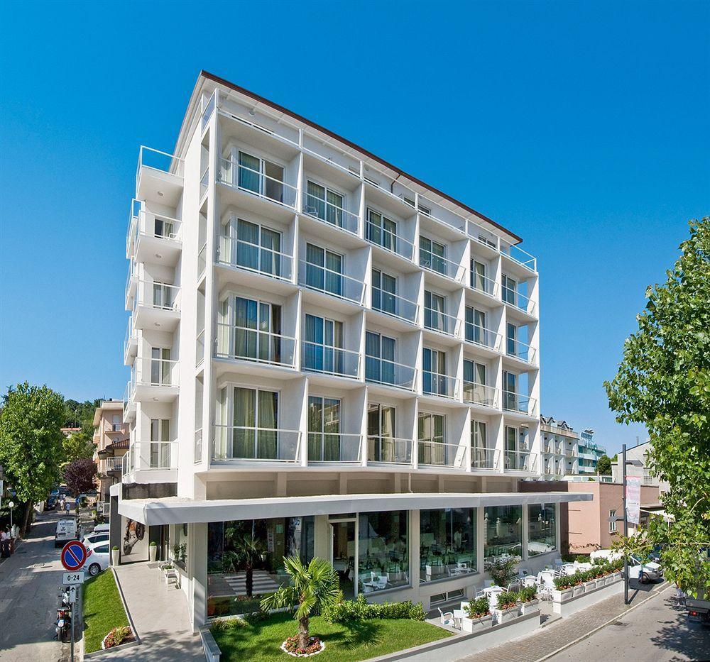 Hotel Atlantic & Spa Gabicce Mare Kültér fotó